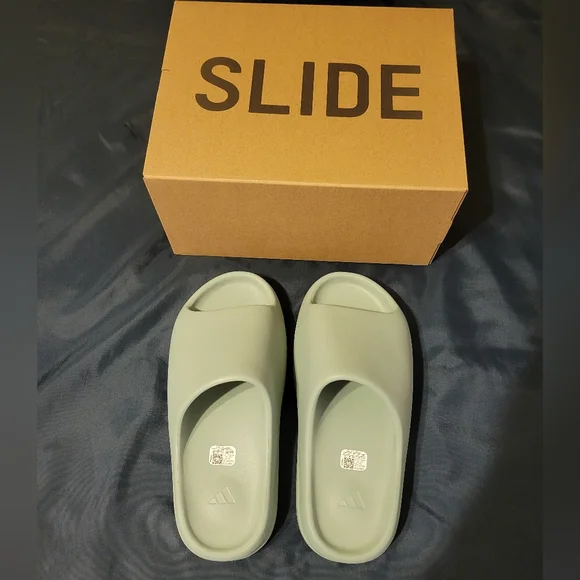 Brand new ds adidas yeezy slide salt size 10 men\'s. ID5480 adidas YEEZY Slide Salt (Men main image 3